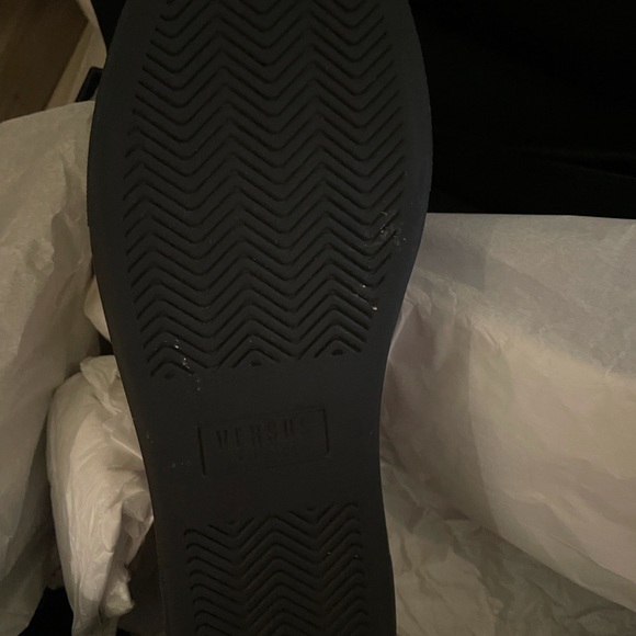 Size 37 in women’s red and black. - Picture 7 of 7